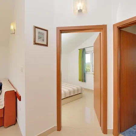 With Parking Space Cove Ljubljeva, Trogir - 18371 Vinisce