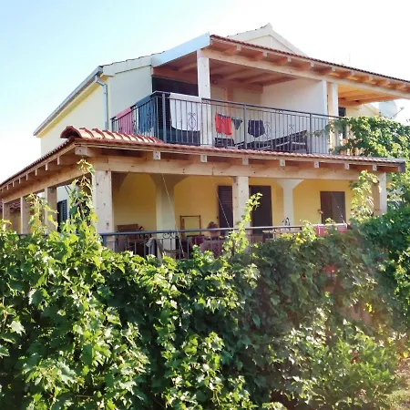 With Parking Space Cove Ljubljeva, Trogir - 18371 Apartman Vinisce